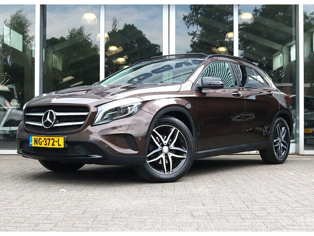Mercedes-Benz GLA 180 Ambition | Panoramadak