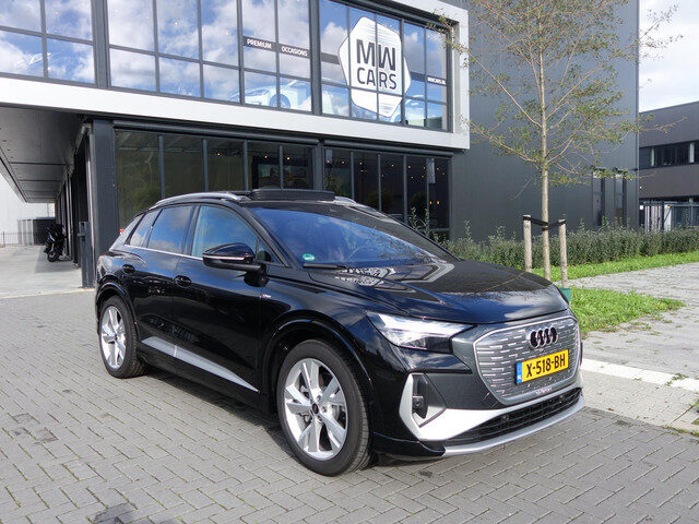 Audi Q4 e-tron 50 quattro 2 x S Line 77 kWh
