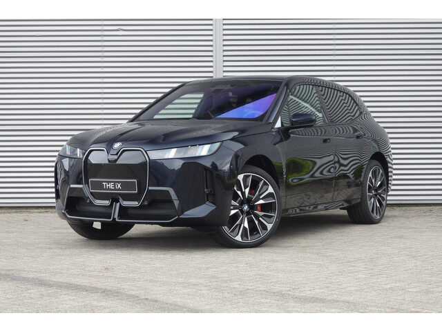 BMW iX xDrive60