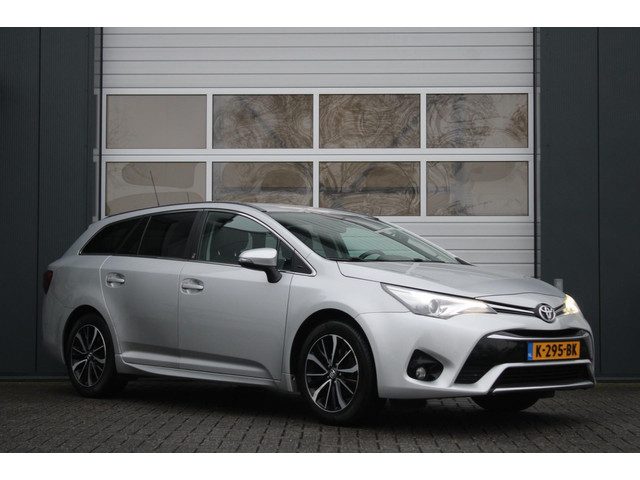 Toyota Avensis Touring Sports 1.8 VVT-i SkyView Edition Camera/Stoelverwarming/Keyless/Lane.Assist/N