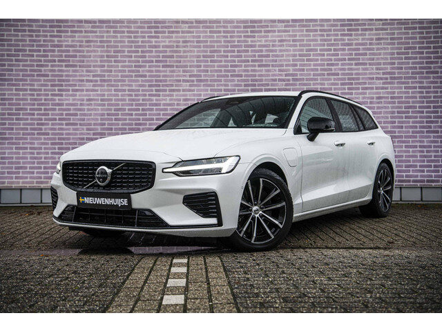 Volvo V60 2.0 T6 Plug-in hybrid AWD Plus Dark