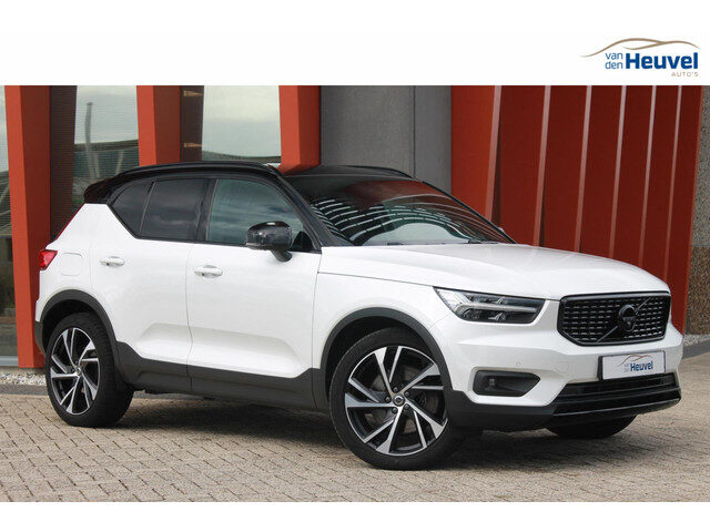 Volvo XC40 T5 Recharge R-Design | Stoelverwarming | 360° Camera | Pilot Assist | BLIS | H&K | Glossy