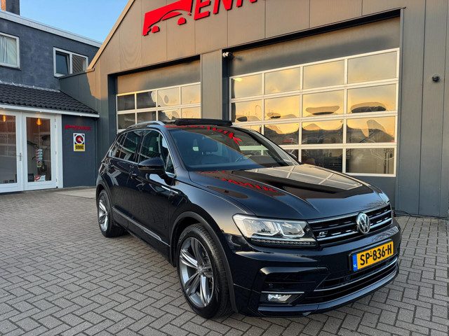 Volkswagen Tiguan 1.4 TSI ACT Highline Business R-Line / Pano / Virtual / ACC / Leder / Trekhaak / Z