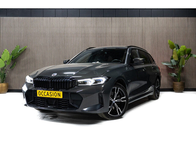BMW 3 Serie touring 330e xDrive M Sport | HuD | Pano | Memory | Alcantara |
