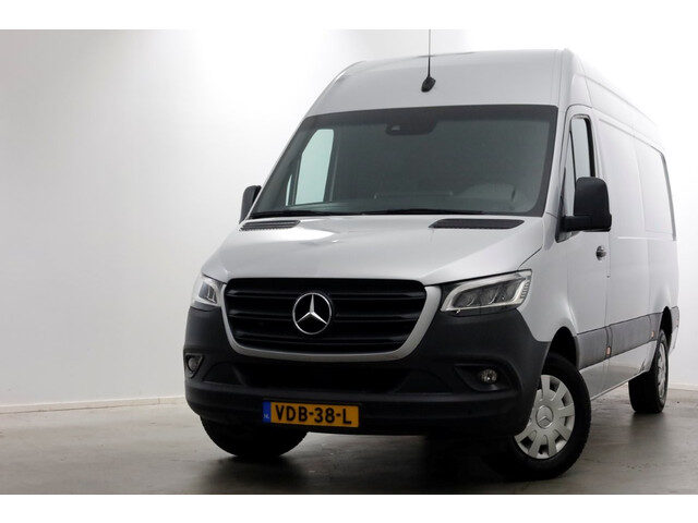 Mercedes-Benz Sprinter 319 CDI 3.0 V6 190pk E6 L2H2 7G Automaat LED/Camera/Navi Trekhaak 3500kg 10-2