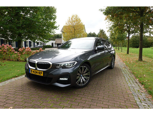 BMW 3 Serie touring 320i High Executive M-SPORT