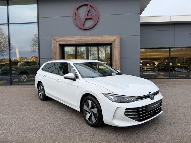 Volkswagen Passat Variant 1.5 eHybrid Business | Dode hoek | Camera | Trekhaak | Head-up | Rijklaar