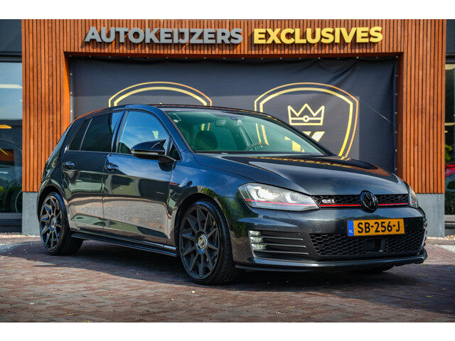 Volkswagen Golf 2.0 TSI GTI