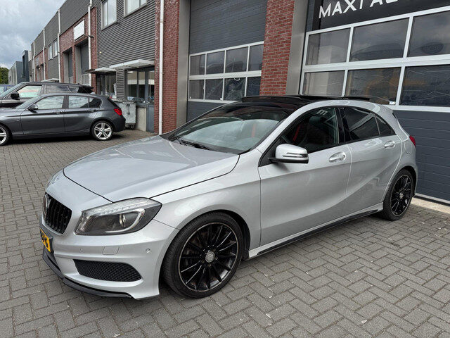 Mercedes-Benz A-Klasse A180 AMG LED Pano Camera H/K Memory