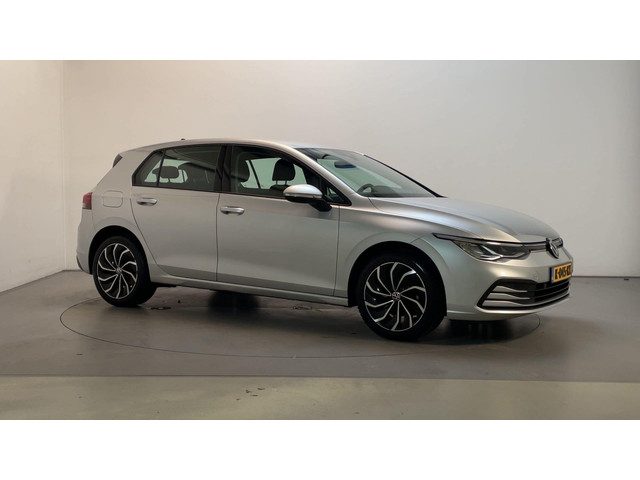 Volkswagen Golf 1.0 TSI 110pk Life Virtual Cockpit Parkeersensoren App-Connect DAB+