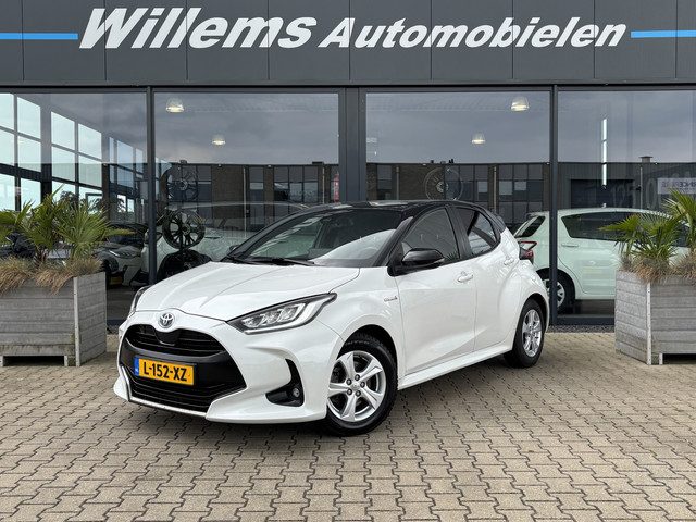 Toyota Yaris 1.5 Hybrid Launch Edition Bi-Tone