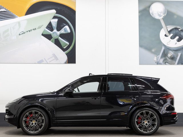 Porsche Cayenne 4.8 V8 Turbo 520pk | Dealer oh | ACC | PASM Luchtvering |Sport Chrono | Pano | Bose