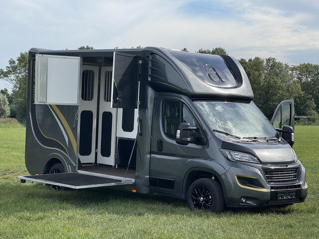 Peugeot Boxer Allure Sport Paardenwagen 2.2 HDI 165pk