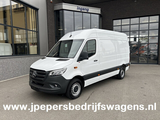 Mercedes-Benz Sprinter 317 CDI L2 H2 PRO / LED / MBUX / Navigatie / Camera / Parkeersensoren / Cruis
