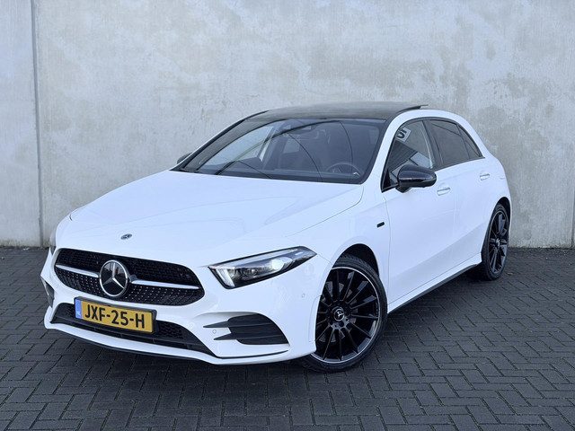 Mercedes-Benz A-Klasse A250e AMG Night Pano HUD Burmester 360 19'' Trekh Leder/alca