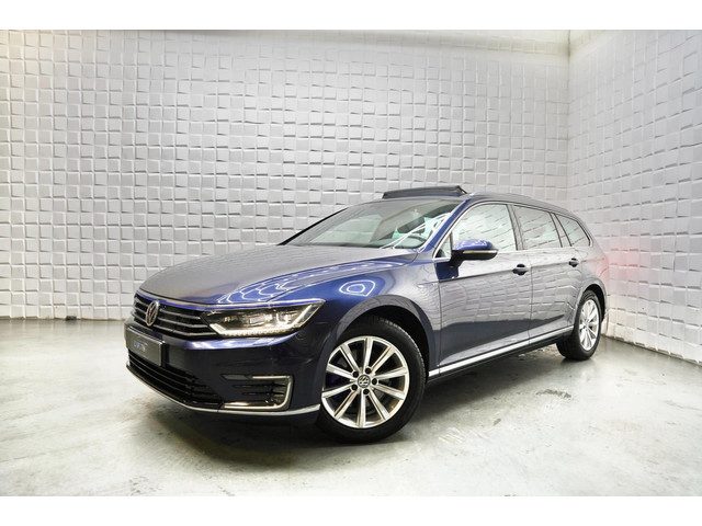Volkswagen Passat Variant 1.4 TSI GTE PANO LEER CAMERA TREKH