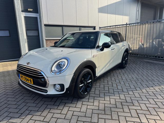 MINI Clubman Mini 1.5 Cooper Chili Serious Business, LED, Trekhaak, Navi, Stoelverwarming etc.
