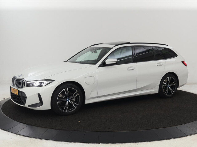 BMW 3 Serie touring 320e M Sport | Panoramadak | Trekhaak |
