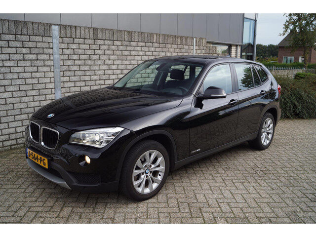 BMW X1 XDrive28i High Executive Autom 245 PK Navi Xenon Clima Stoelverw Cruise 2x PDC LMV ENZ.