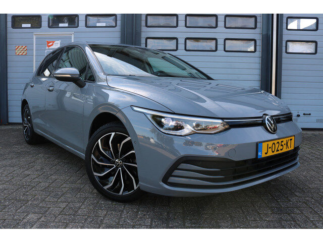 Volkswagen Golf 1.5 TSI Life Business Xenon Virtuel cockpit Sportzetels Camera Led Bj:2020