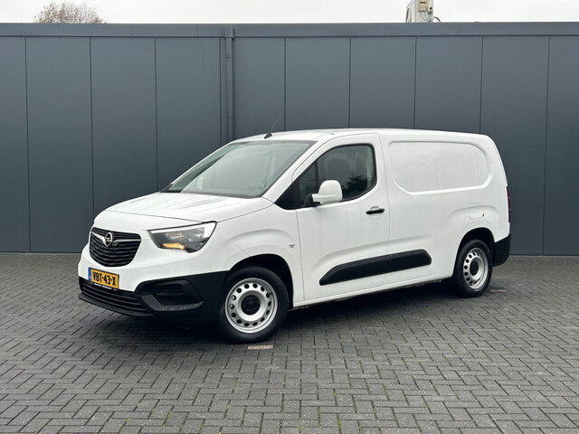 Opel Combo 1.5D 102 PK / L2H1 / 81.776 KM !! / 1e EIG. / SORTIMO INRICHTING / AIRCO / CRUISE / NAVI