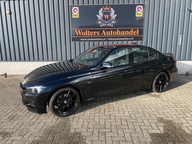 BMW 3 Serie 318i M Sport Black Edition