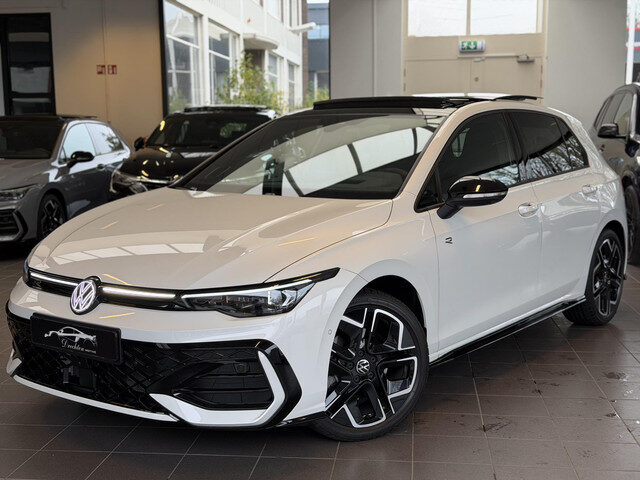 Volkswagen Golf 1.5 R Line