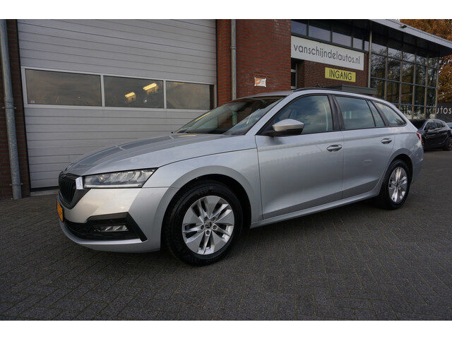 Škoda Octavia COMBI 1.5 E-TSI 150PK E-TECH ACT AUG 2022