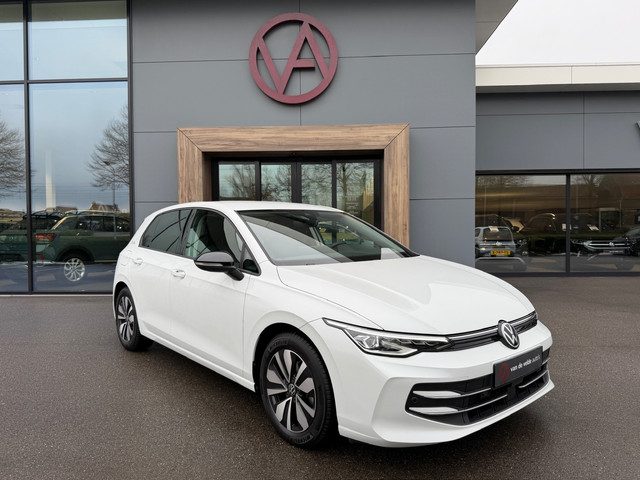 Volkswagen Golf 1.5 eTSI 150pk DSG Goal | Camera | Trekhaak | Dode hoek | IQ light | Rijklaar incl.