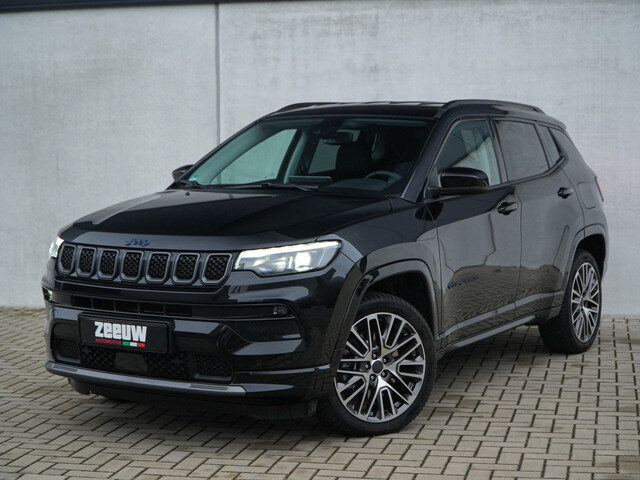 Jeep Compass 4xe 240 PK Hybrid Summit | Leder | Winter | Navi | Premium | 19"