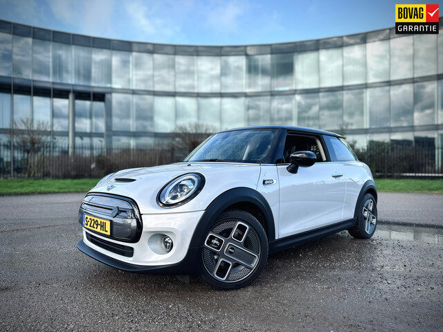 MINI Cooper SE Shadowline