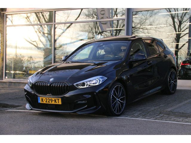 BMW 1 Serie 118i High Executive Edition M-PAKKET PANO-DAK NL-AUTO NAP!