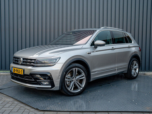 Volkswagen Tiguan 2.0 TSI 4Motion Highline Business R-Line | 360 camera | Panodak | Trekhaak wegkl.