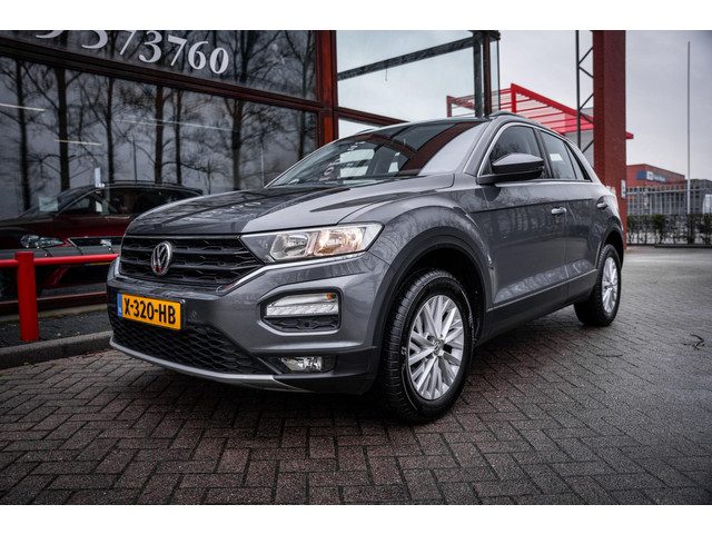 Volkswagen T-Roc 1.5 TSI Sport | Automaat | Camera | Stoel verwarming | Car-play | Adaptieve cruise