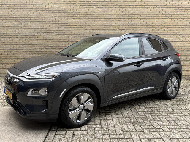Hyundai Kona EV Premium 64 kWh | 3 fase | 100% SOH | Leder |