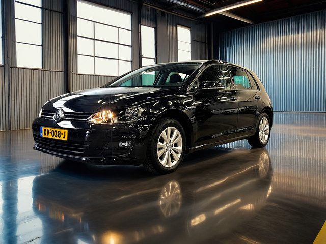 Volkswagen Golf 1.0 TSI Connected Series Carplay_Camera_Navi_Clima