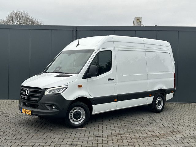 Mercedes-Benz Sprinter 317 CDI AUTOMAAT FACE-LIFT 3.5T RWD / L2H2 / *** 9.061 KM !!*** / LED / STOEL