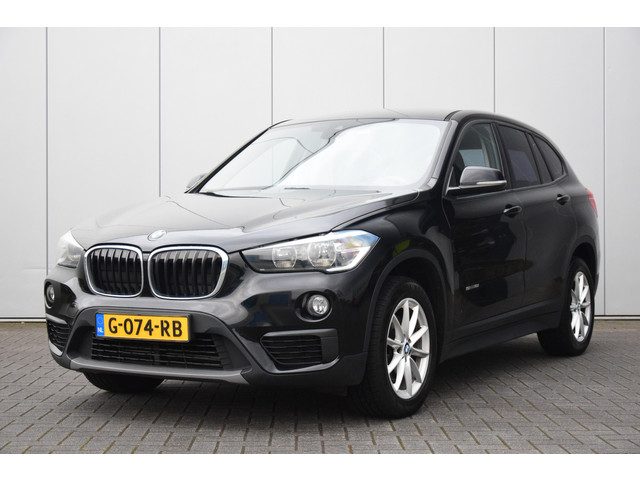 BMW X1 sDrive18i Executive Stoelverwarming Navi Ecc Cruise Pdc