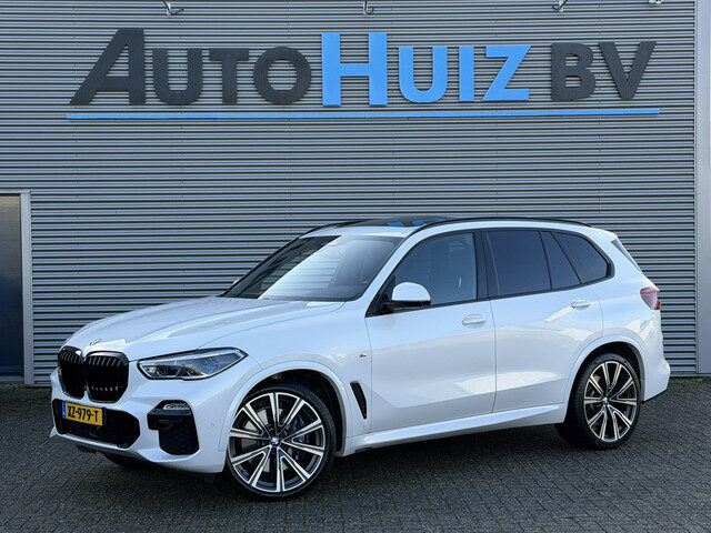 BMW X5 xDrive40i High Executive M-Sport Skylounge Panoramadak Trekhaak 22 Inch Laser Licht Harman-Ka