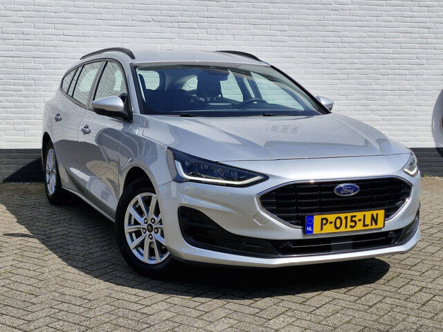 Ford Focus Wagon 100 PK Connected | Parkeersensoren voor + achter | LED verlichti