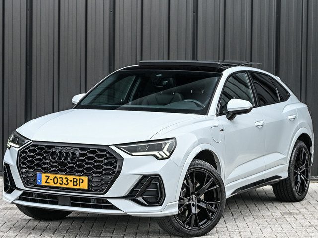 Audi Q3 Sportback 45 TFSI e S Edition · Panoramadak · Leder · Achteruitrijcamera · Stoelverwarming ·