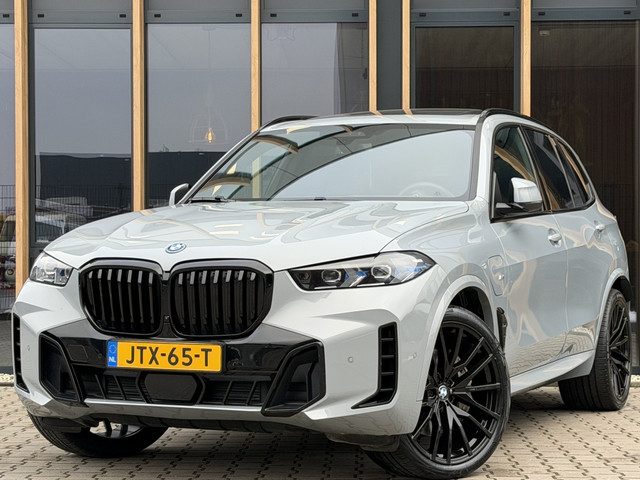 BMW X5 xDrive 50e M-Sport | Skylounge | Driving Assistant | 22 inch