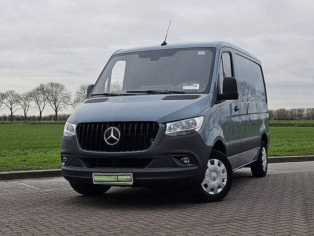 Mercedes-Benz Sprinter 211