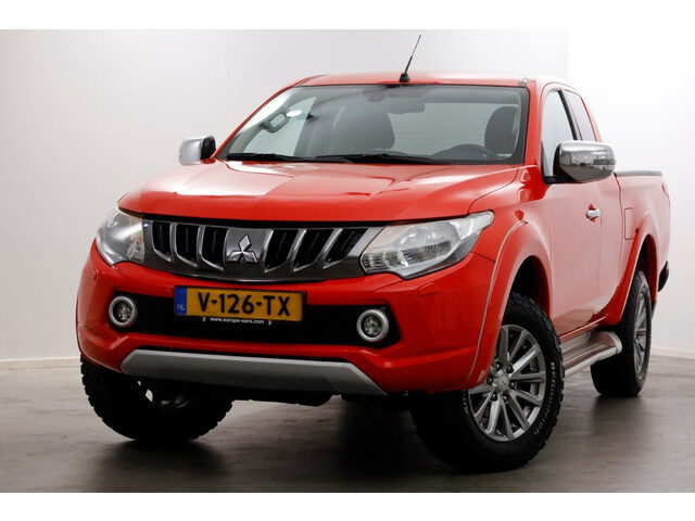 Mitsubishi L200 2.4 DI-D 180pk Club Cab Intense 4x4 High/Low Gearing + Diff. Lock 12-2018