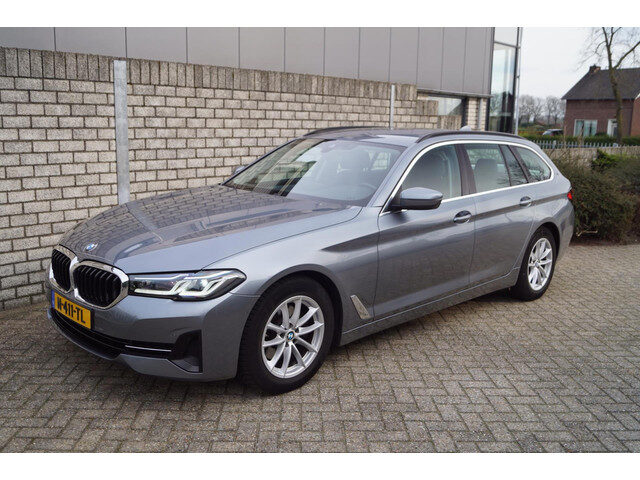 BMW 5 Serie touring 520i Business Edition Plus Autom Leder Sportst Laser LED Kopl Navi Camera Clima