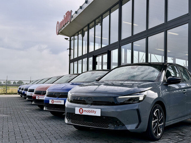 Opel Corsa 1.2 Turbo GS 100PK Apple CarPlay DAB 15X VOORRAAD!