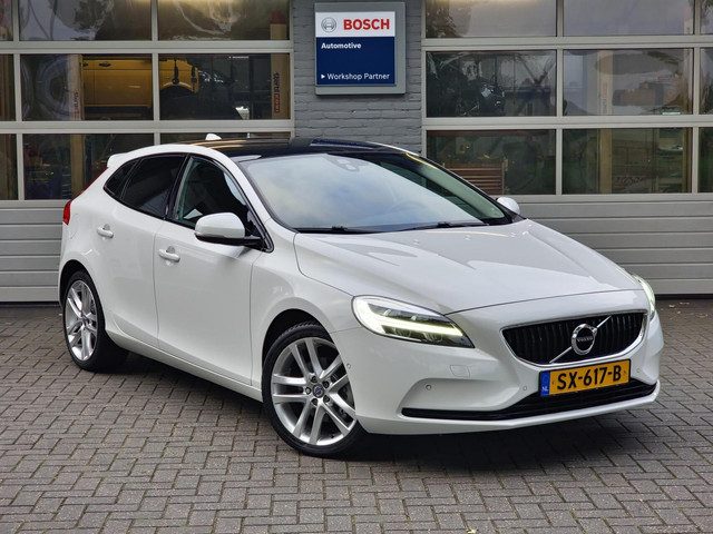 Volvo V40 2.0 T3 Dynamic Edition|Trekhaak|Pano||leder|H&D|LED|18-inch|Camera|