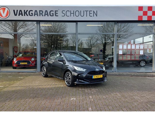 Toyota Yaris 1.5 Hybrid Business Plus