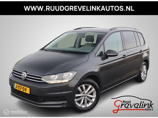 Volkswagen Touran 1.4 TSI 150 PK H6 7PERSOONS Carplay Trekhaak Stoelverwarming DonkerGlas