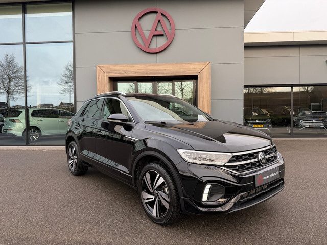 Volkswagen T-Roc 1.5 TSI 150pk DSG R-Line | Camera | Keyless | Elek. Achterklep | Dode hoek | Rijkla